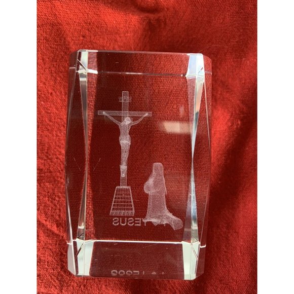 Jesus Cross Mary Laser Etched 3D Crystal Glass Cube Paperweight - Picture 5 of 7